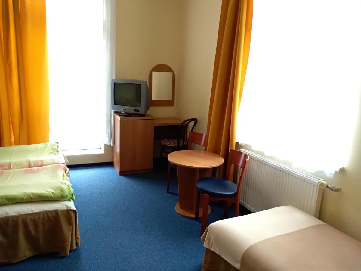 Osrodek Wypoczynkowy Ognisko Hotel Krynica Exterior foto